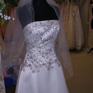 Paloma Blanca Wedding Dress NIB